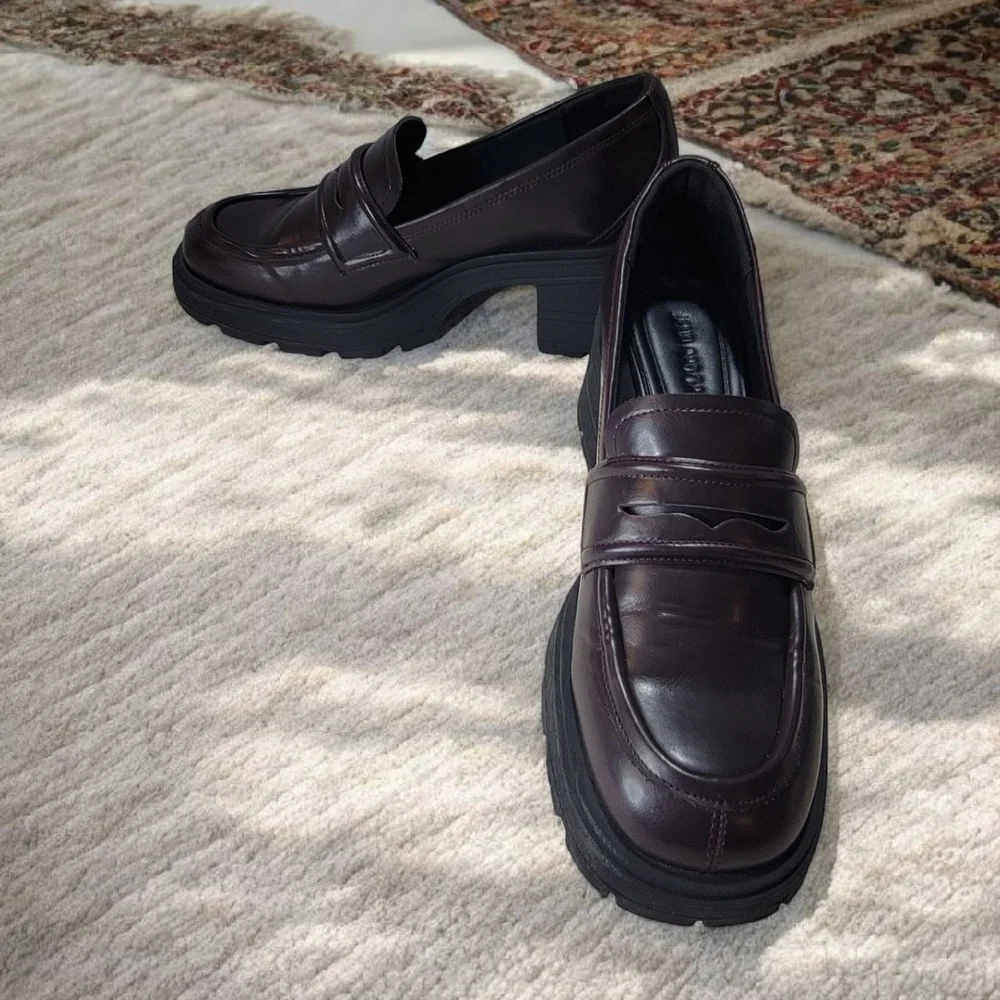 Jenn Ardor Womans Size 9.5 Stylish Brown Loafers. Penny Loafers Style.